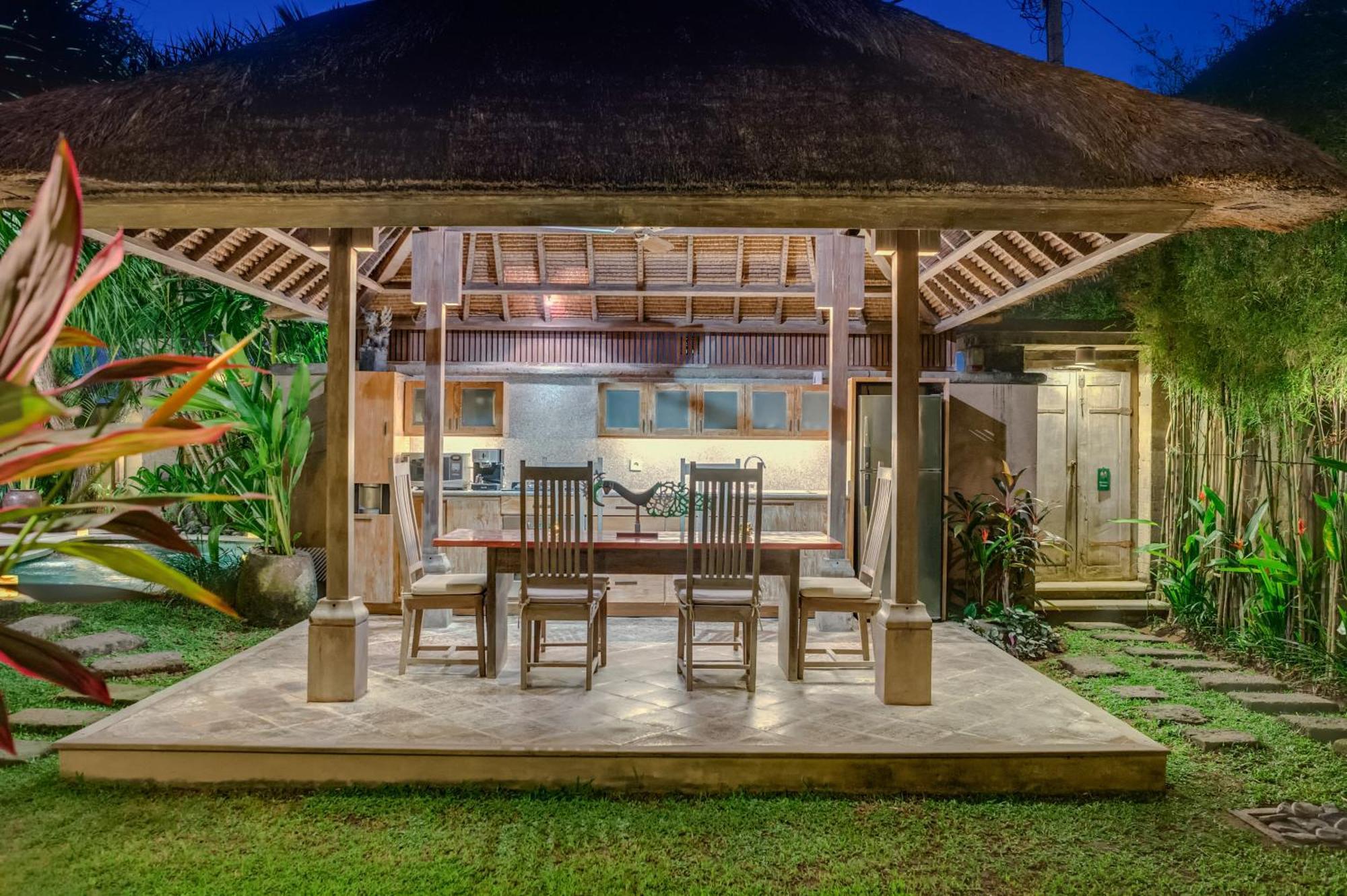 סמיניאק Villa Tirta Naga Bali מראה חיצוני תמונה